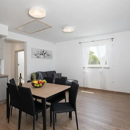 Irena Villa